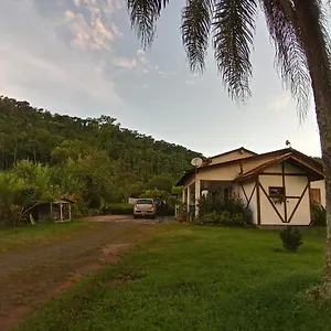 https://casa-aconchegante-pomerode.santa-catarina-brasil.com